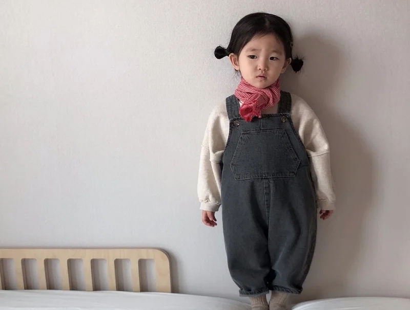 Ngắm nhìn hình ảnh bé gái đáng yêu và ngọt ngào không thể rời mắt.