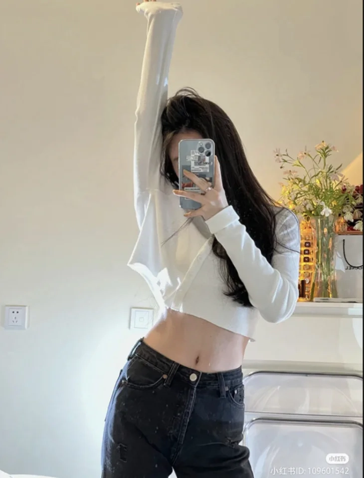 Khám phá phong cách thời trang nóng bỏng của gái xinh tiktok mặc bikini.