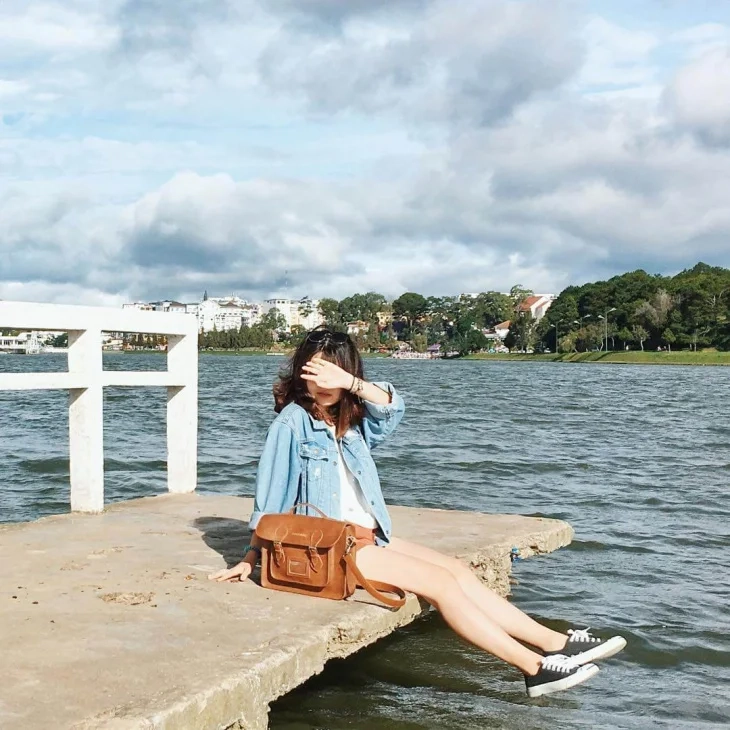 Hình ảnh gái bikini mang lại sự thu hút, đẹp mắt.