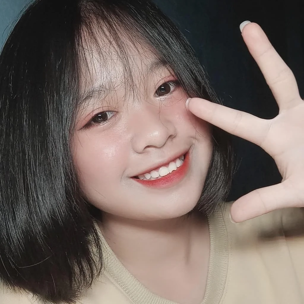 Ảnh gái xinh văn phòng toát lên vẻ đẹp dịu dàng và cuốn hút.