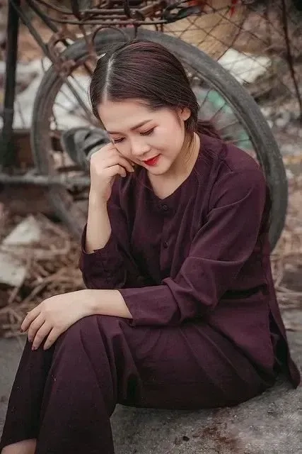Gái xinh tóc dài duyên dáng, toát lên vẻ đẹp dịu dàng.