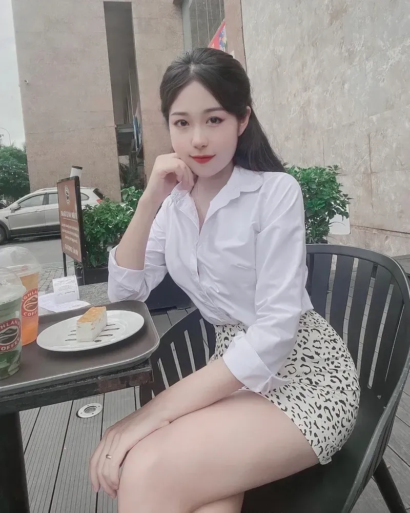 Gái đẹp hình nền với vẻ đẹp hoàn hảo và đầy cuốn hút.