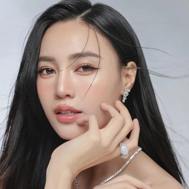 Những bức ảnh Ninh Dương Lan Ngọc trong bikini khiến mọi ánh nhìn phải dừng lại vì quá quyến rũ