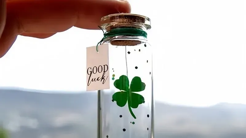 Avatar hình cỏ 4 lá cute là lựa chọn tuyệt vời cho những ai yêu thích sự may mắn và dễ thương