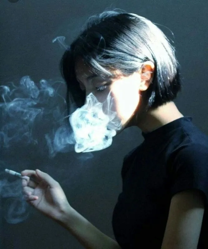 Avatar cá tính nữ người thật, thể hiện sự tự tin.