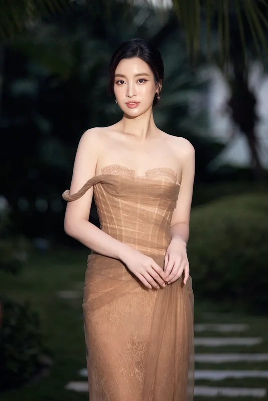 Chuyện tình đẹp của Đỗ Mỹ Linh với người yêu khiến nhiều người ngưỡng mộ.