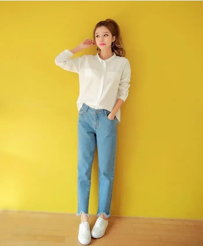 Gái cute với dáng vẻ che mặt, đầy bí ẩn và quyến rũ.