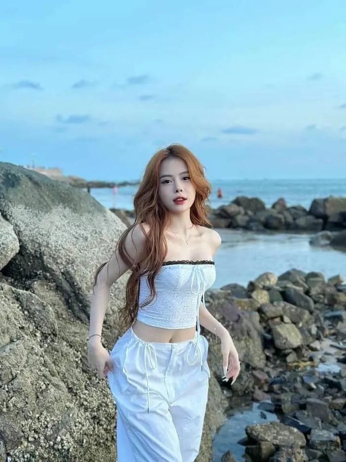 Vẻ đẹp nữ tính, ngọt ngào của gái đẹp 2k8 khiến ai cũng mê mẩn.