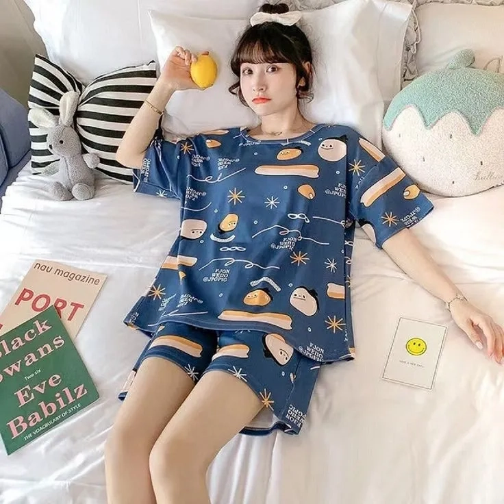 Gái xinh đồ ngủ sexy, tạo nên sự quyến rũ và cuốn hút trong đêm.