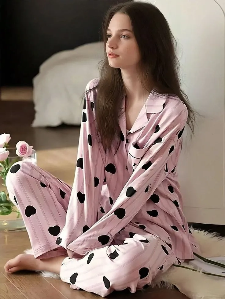 Gái xinh mặc quần thể thao tôn lên vẻ khỏe khoắn và năng động.