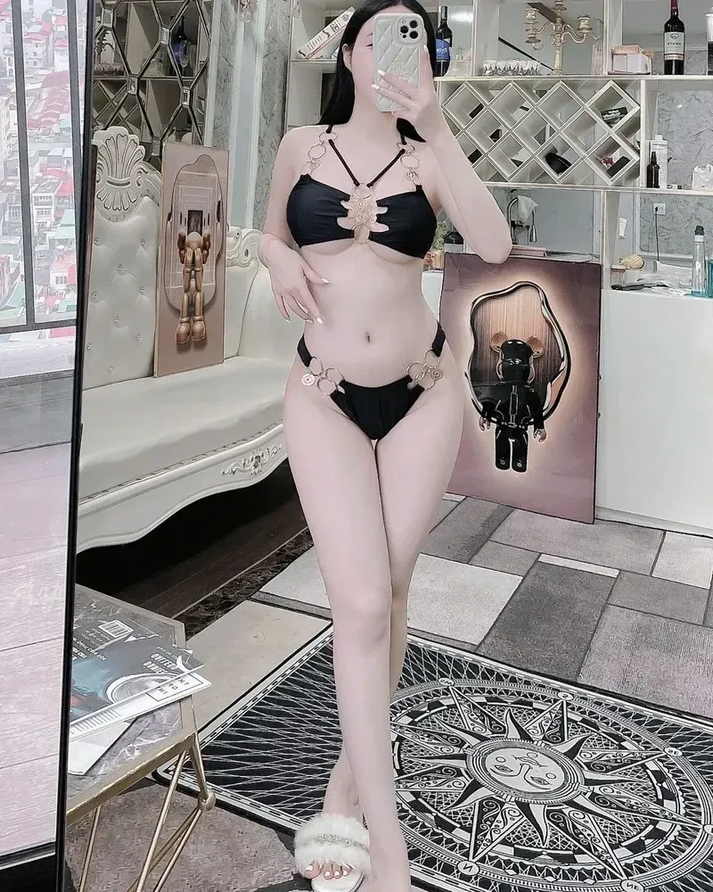 Gái tiktok show hàng khiến dân mạng không thể rời mắt.