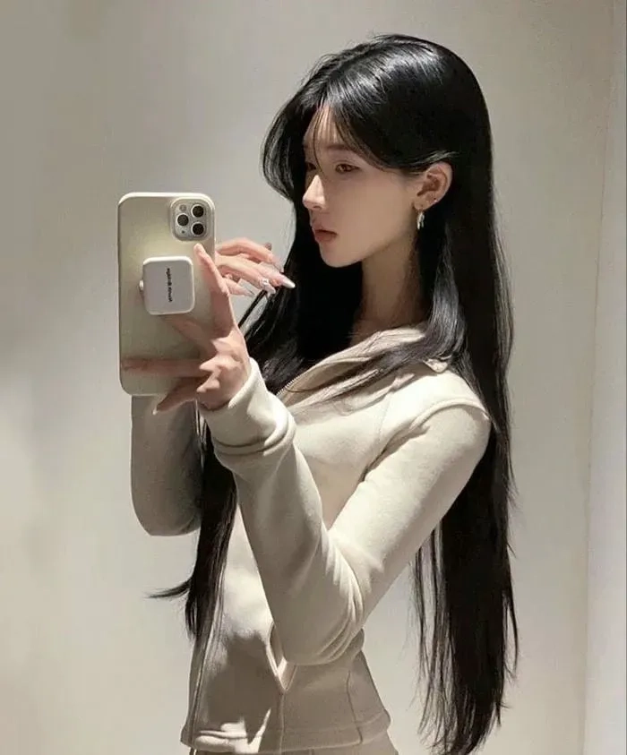 Tóc dài sexy, tạo phong cách quyến rũ cho cô gái hiện đại.