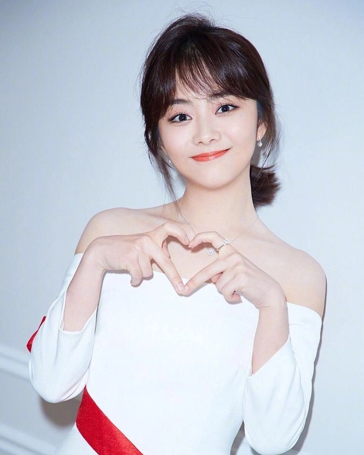 Cô gái xinh nhất Trung Quốc, tỏa sáng với vẻ đẹp tự nhiên và dịu dàng.