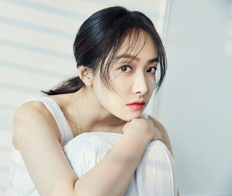Gái Hàn Quốc cute với phong cách tươi mới, dễ thương và đầy sức sống.