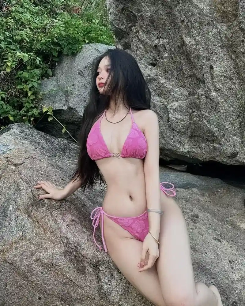 Gái xinh tik tok hàn quốc, thần thái đậm chất hiện đại và cá tính.