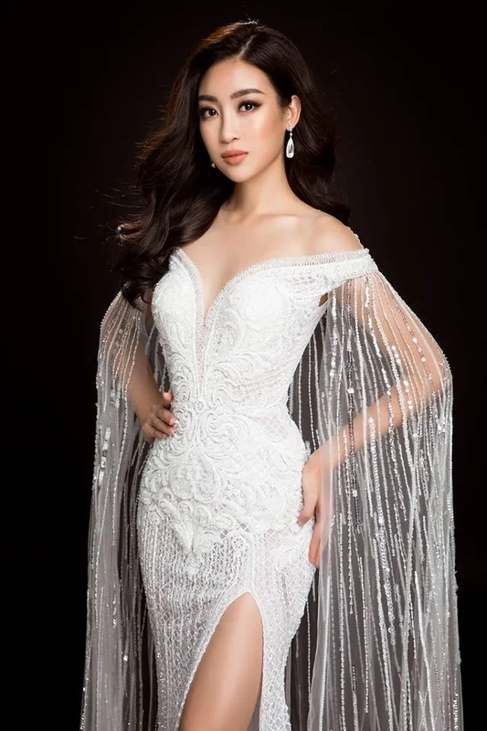 Hình ảnh hoa hậu 2016 Đỗ Mỹ Linh cùng những dấu ấn sự nghiệp nổi bật.