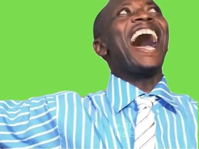 Meme anh da đen hoảng hốt tạo nên những tình huống dở khóc dở cười.
