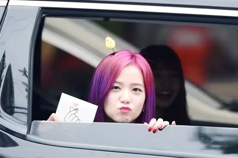 Hãy thử ngay cười meme ảnh dìm lisa, sẽ khiến bạn không thể dừng lại.