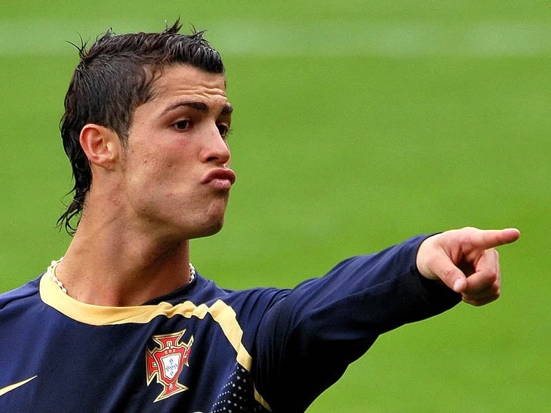 Sự tỏa sáng của Ronaldo qua siu ronaldo meme khiến fan yêu thích.