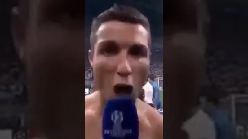 Loạt hình ảnh siêu hài từ ronando meme đang gây sốt mạng xã hội.
