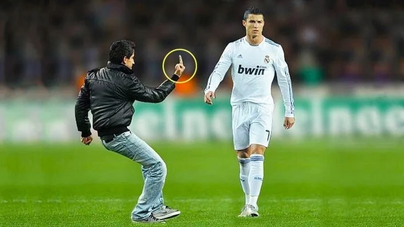 Khoảnh khắc đặc biệt qua meme ronaldo nhận giải độc đáo.