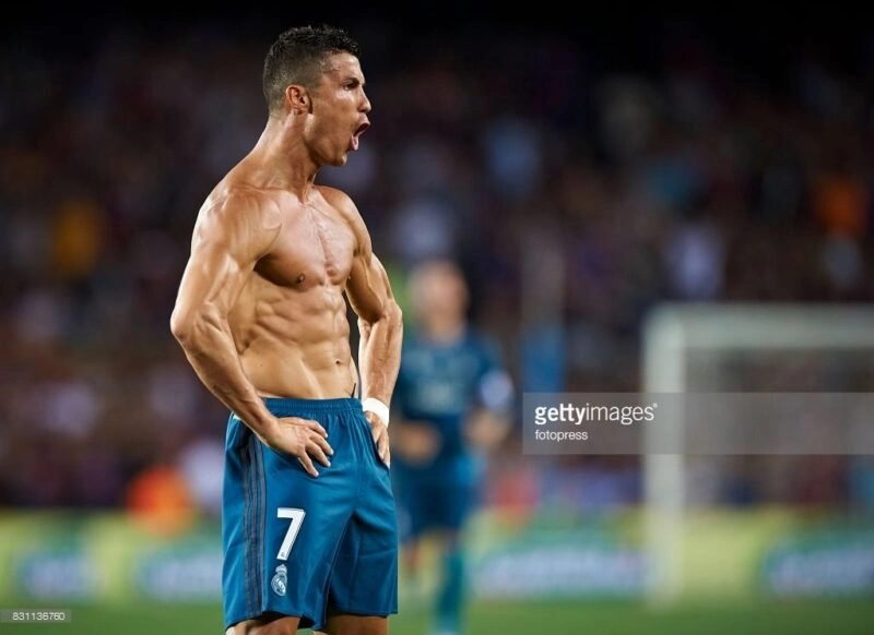 Cộng đồng mạng mê mẩn loạt messi and ronaldo meme hấp dẫn.