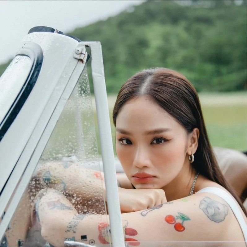 Miu Lê và Hiền Hồ - sự tương đồng về phong cách và âm nhạc.