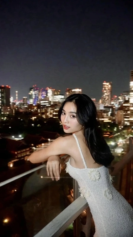 Chiêm ngưỡng những bức ảnh bikini của Ninh Dương Lan Ngọc, vừa sexy vừa tinh tế