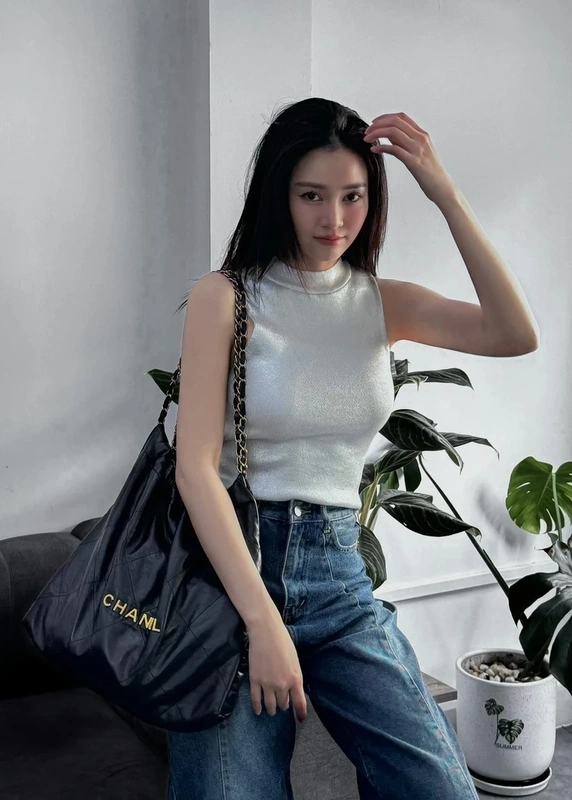 Lan Ngọc mặc bikini, khoe dáng chuẩn với sự tự tin và quyến rũ không gì sánh bằng