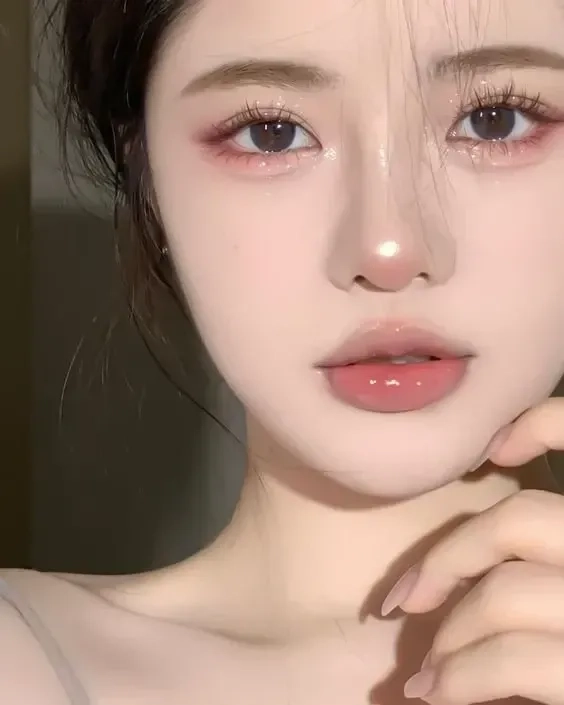 Người con gái xinh nhất thế giới, nổi bật với vẻ đẹp hoàn mỹ.