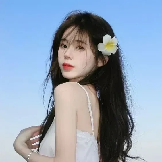 Gái xinh chụp hình, khoe vẻ đẹp thu hút mọi ánh nhìn.