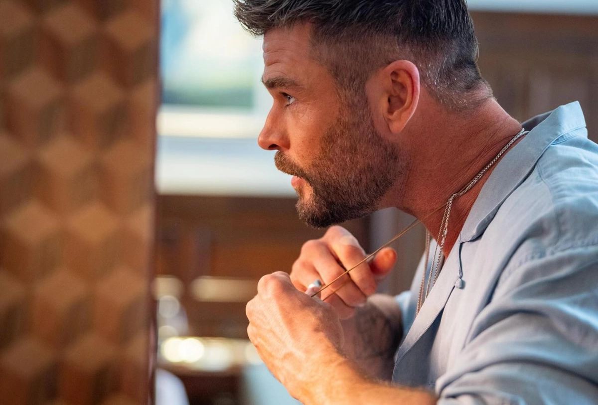 Chris hemsworth là diễn viên Thor nổi tiếng.