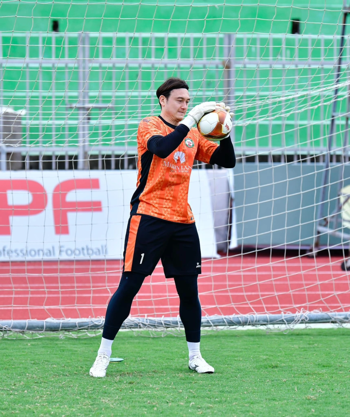 Cầu thủ Đặng Văn Lâm có kinh nghiệm thi đấu