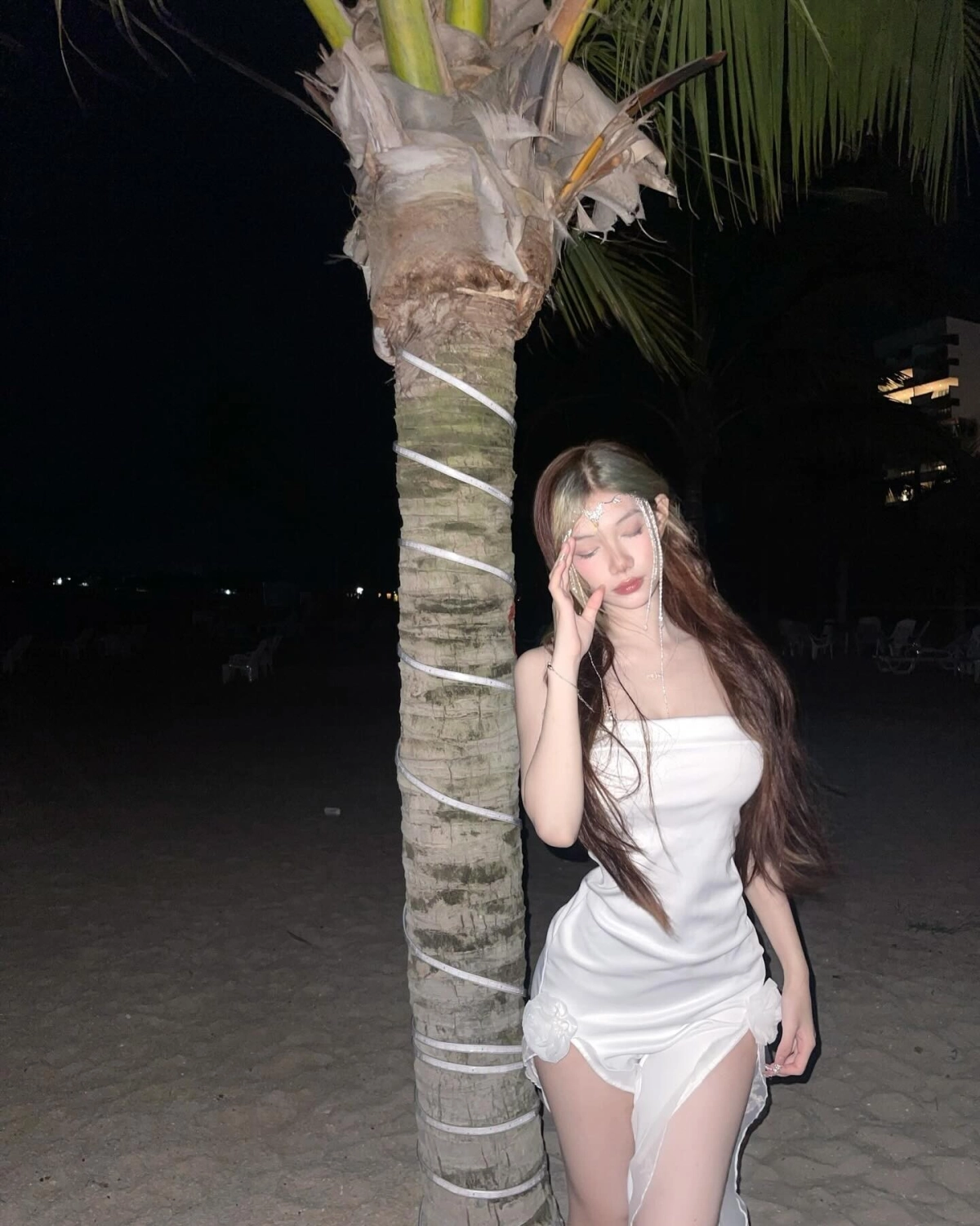 Gái mặc bikini mang phong cách trẻ trung cuốn hút