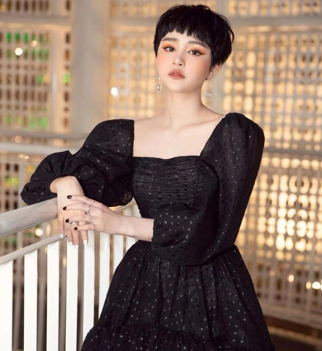 Hiền hồ là ca sĩ trẻ có giọng hát cảm xúc