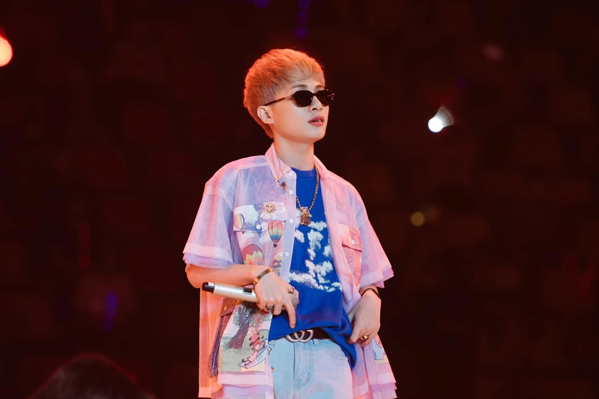 Jack j97 bỏ con là chủ đề gây tranh cãi