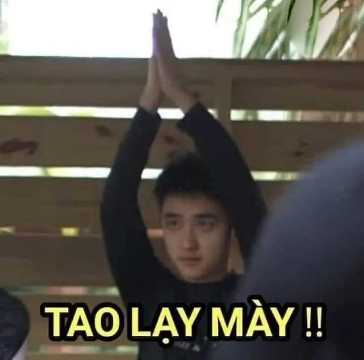 Meme quỳ thể hiện sự bó tay theo cách vui nhộn