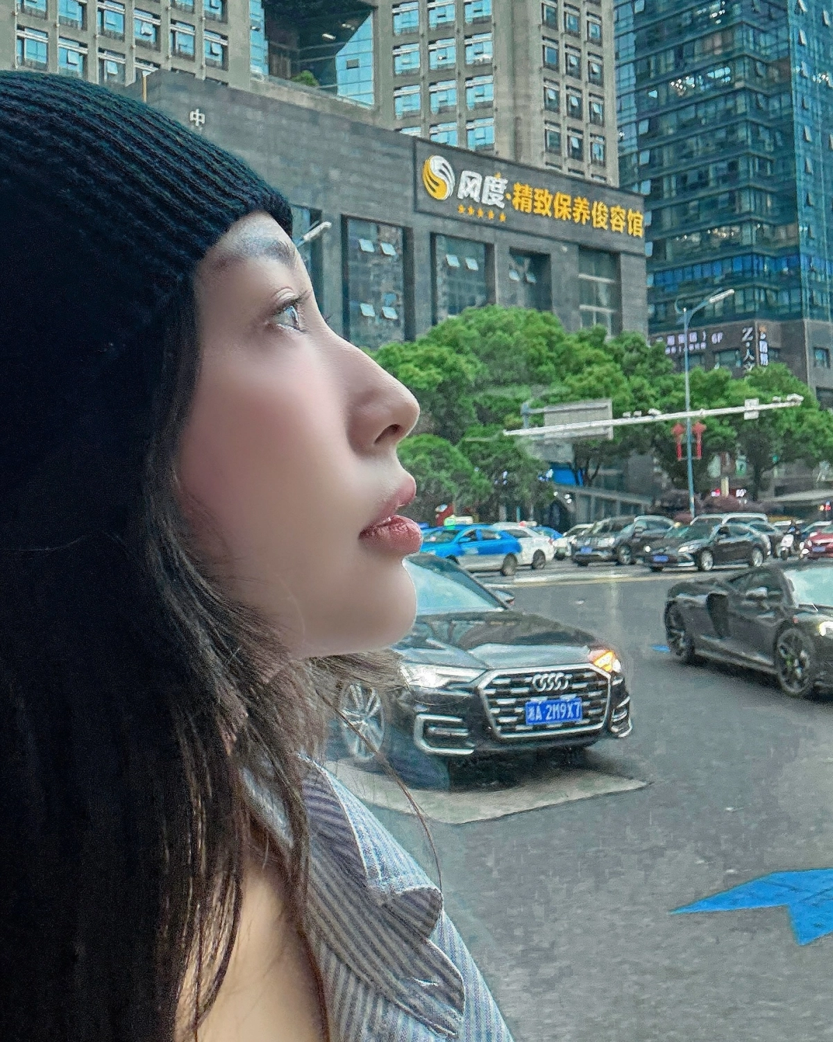 Hình nền gái đẹp cho điện thoại nhìn rất cuốn