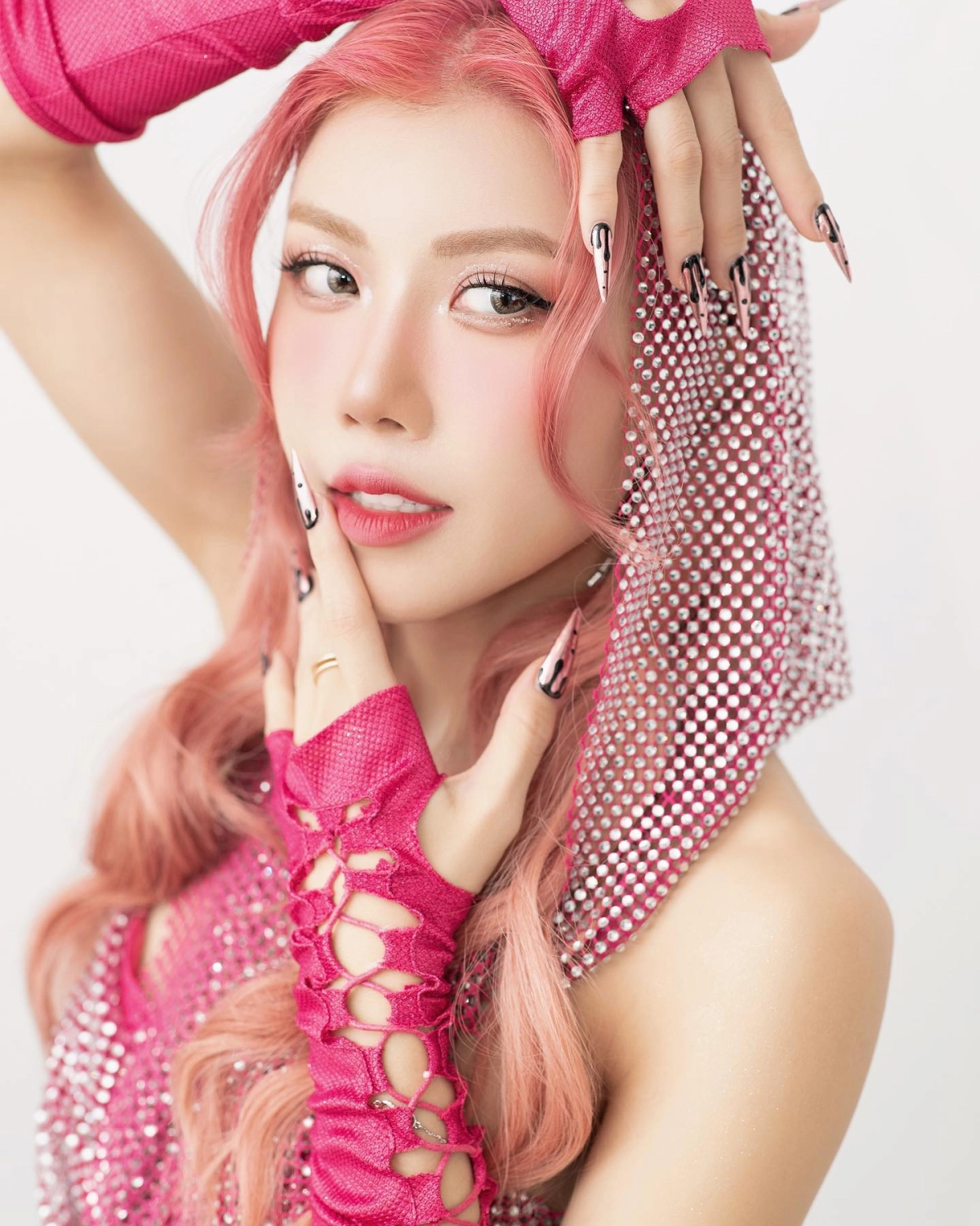 Hình nền gái xinh đẹp 4k cho máy tính, full màn hình.