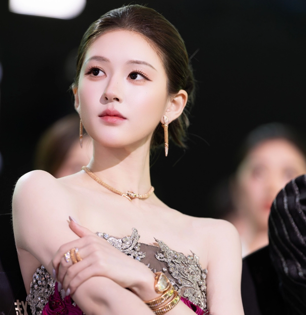 Diễn viên Triệu Lộ Tư được yêu thích nhờ phong cách gần gũi.