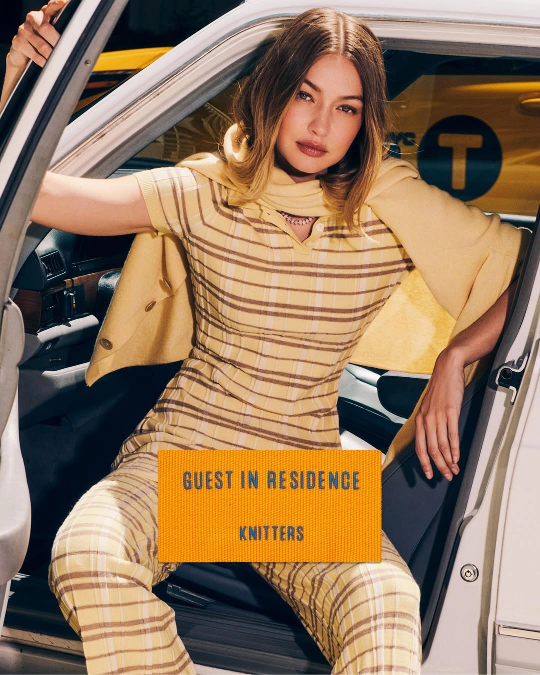 Những bước catwalk thần sầu và phong cách đỉnh cao của model gigi hadid.